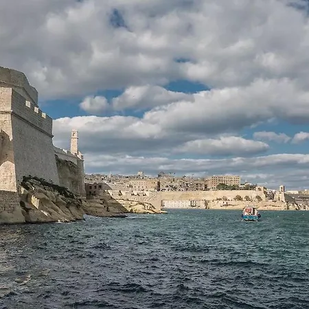 Saint Angelo Mansions * Биргу